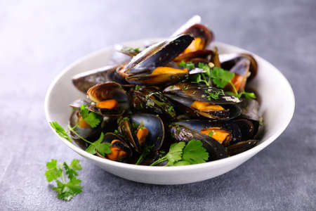 mussels with herb and wine