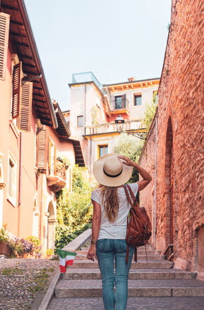 Woman tourist traveling in Italy- Verona, Europeの写真素材