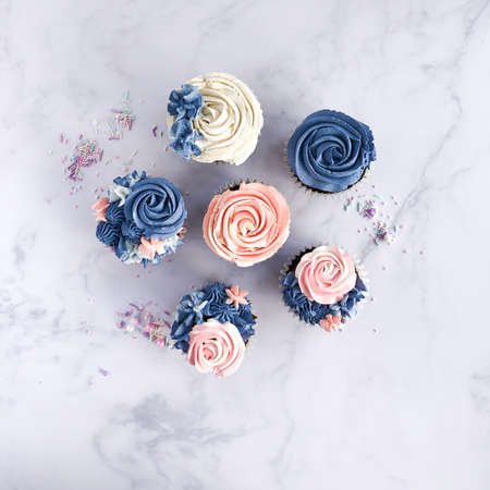Flower cupcakes- flatlayの写真素材