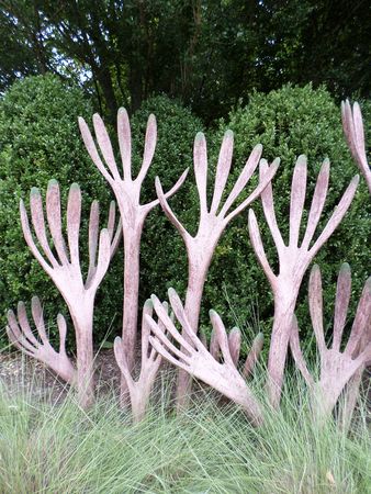 August 2, 2014 - North Carolina Arboretum - Hedge sculptureのeditorial素材