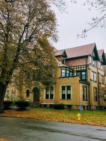 November 16, 2017 - Rochester, NY - historic building in the Dartmouth neighborhoodのeditorial素材