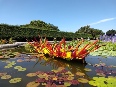 Editorial - July 21, 2018 -  Chihuly exhibit at the Biltmore Estate, NCのeditorial素材