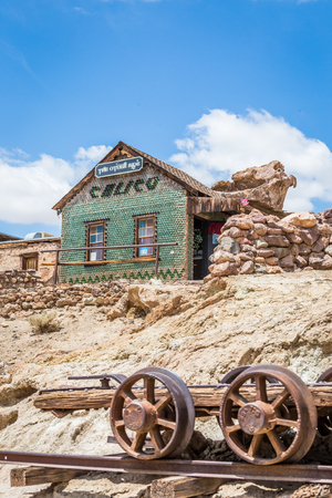 MAY 23. 2015- House made of glass bottles in Calico, CA, USA: Calico is a ghost town in San Bernardino County, California, United States. Was founded in 1881 as a silver mining town. Now it is a county park.のeditorial素材