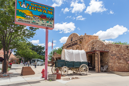 KANAB, UTAH USA - MAY 25, 2015: Street view of Kanab town in Utah USAのeditorial素材