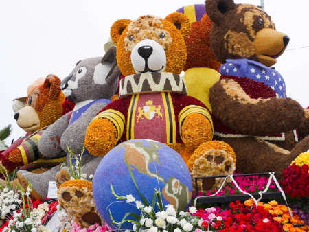 PASADENA, CA - JANUARY 1: Rotary Rose Parade Committee designed のeditorial素材