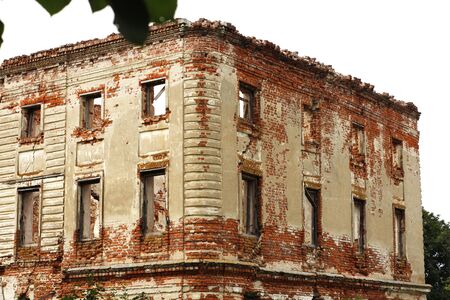 The ruins of the Russian manor. Restoration of old buildings. Old abandoned brick building.の写真素材
