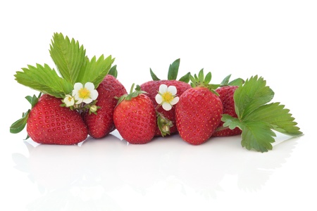  Strawberry fruit with flowers and leaves, isolated over white background.の写真素材