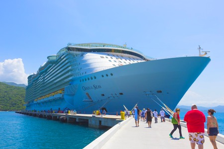 LABADEE, HAITI - MAY 01, 2018: Royal Caribbean cruise ship Oasis of the Seas docked at the private port of Labadee in the Caribbean Island of Haitiのeditorial素材