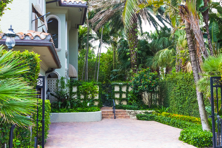 WEST PALM BEACH, Florida -7 May 2018: The private house center of Palm Beach, Florida at United Statesのeditorial素材