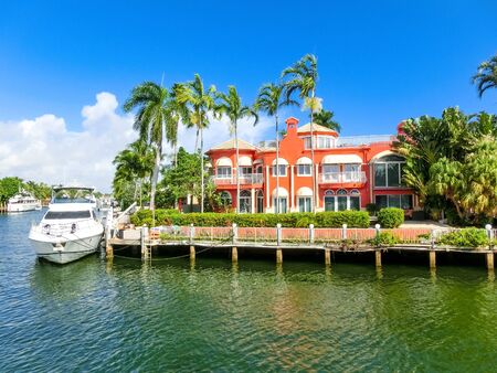 Fort Lauderdale - December 11, 2019: Luxury mansion in exclusive part of Fort Lauderdale known as small Veniceのeditorial素材