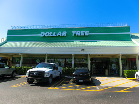 Miami, Florida, USA - May 9, 2022: Exterior view of the budget store - Dollar Treeのeditorial素材
