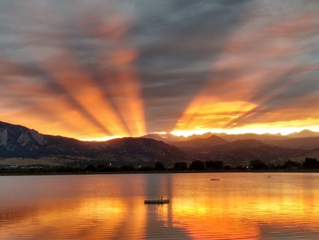 mountain lake sunsetの写真素材