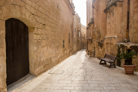 MDINA, MALTA - AUGUST 06, 2018: streets and alleys in the citadel of Medina, Malta in a summer day.のeditorial素材