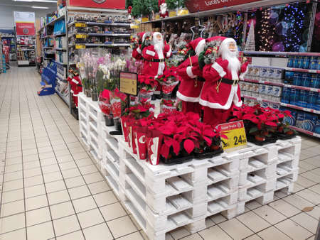 The fish market area for direct sale to the public in the Carrefour Shopping Center. Supermarketのeditorial素材