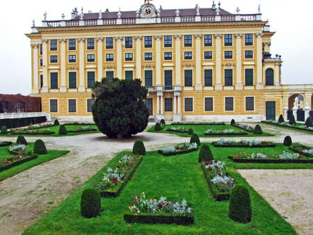 Schoenbrunn or Schonbrunn Palace (Schloss SchÃ¶nbrunn - 18th-century summer palace with gardens, Wien) - Vienna, Austriaのeditorial素材
