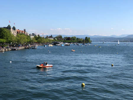 Lake Zurich or Der ZÃ¼richsee (Zuerichsee or Zurichsee) in the city of Zurich, Switzerlandの写真素材