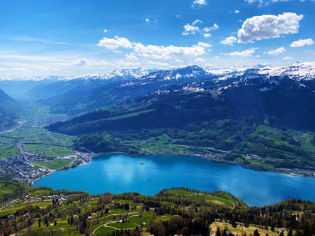 Lake Walensee, between the mountain ranges of Churfirsten and Seeztal subalpine valley, Walenstadtberg - Canton of St. Gallen, Switzerland (Kanton St. Gallen, Schweiz)の写真素材