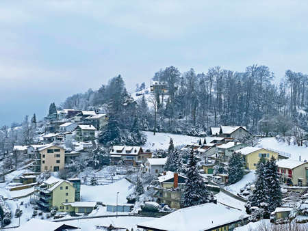 The subalpine settlement of Weggis below Mountain Rigi and along the shores of Lake Lucerne (VierwaldstÃ¤ttersee or Vierwaldstaettersee) - Canton of Lucerne, Switzerland (Schweiz)の写真素材