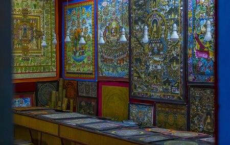 Kathmandu, Nepal: November 02,2017:Mandala shop with different art works in Kathmanduのeditorial素材