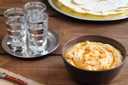 Hummus with chickpeas and pita breadの写真素材