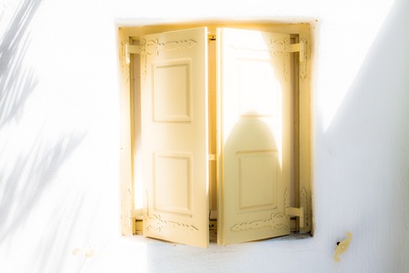 A typical narrow alley in the town of Mykonos, Greece の写真素材
