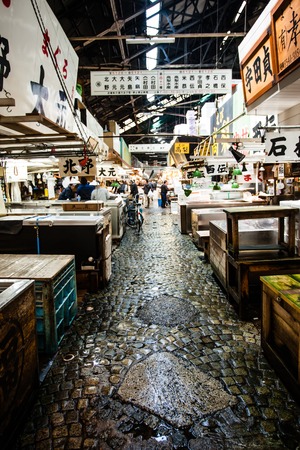  Tsukiji Fish Market, Japan.のeditorial素材