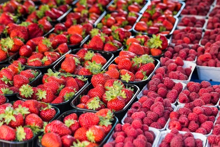  Baskets Of Fresh Strawberries In A Street Market の写真素材