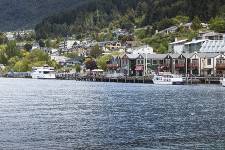 QUEENSTOWN, NZ - JAN 12:Queenstown and Lake Wakatipu on Jan 15 2014.のeditorial素材