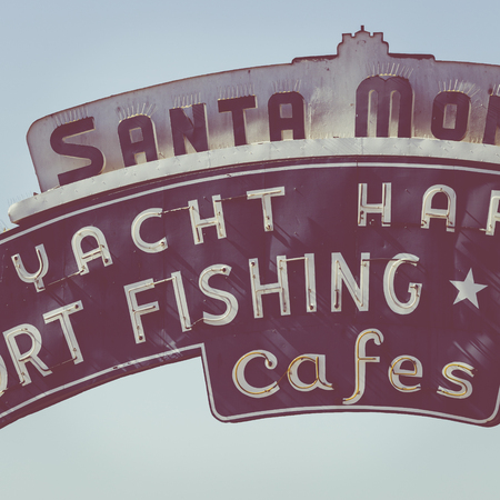 Welcoming arch in Santa Monica, California.のeditorial素材
