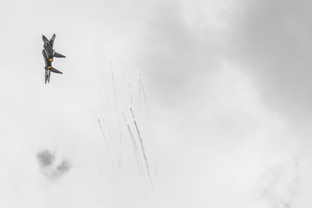RADOM, POLAND - AUGUST 26:  Polish F-16 makes its show during Air Show Radom 2017 on August 26, 2017 in Radom, Polandのeditorial素材