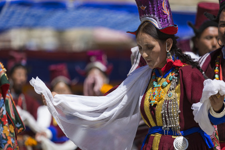 LEH, INDIA - SEPTEMBER 20, 2017: Unidentified artists in Ladakhi costumes at the Ladakh Festival on September 20, 2017, Leh, India.のeditorial素材