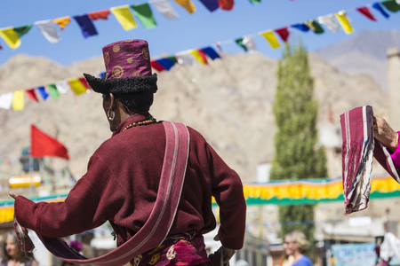 LEH, INDIA - SEPTEMBER 20, 2017: Unidentified artists in Ladakhi costumes at the Ladakh Festival on September 20, 2017, Leh, India.のeditorial素材