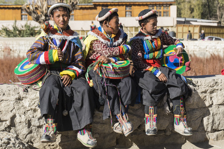 LEH, INDIA - SEPTEMBER 20, 2017: Unidentified artists in Ladakhi costumes at the Ladakh Festival on September 20, 2017, Leh, India.のeditorial素材