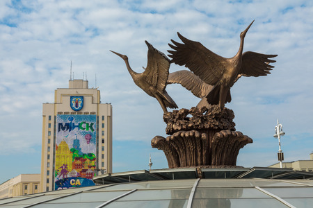 MINSK, BELARUS - SEPTEMBER 12, 2018: Independence square in Minsk. Famous Independence Square in the morning time.のeditorial素材