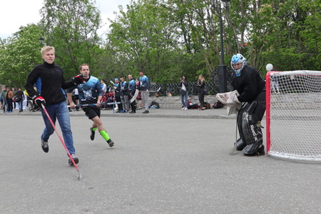 Russia, Murmansk-June 24, 2018: celebration of youth day in Russia, youth plays hockeyのeditorial素材