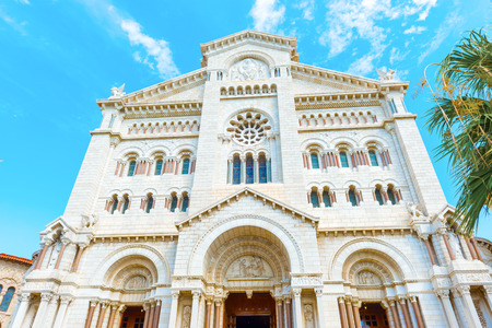 Monaco, Old Ville, Monaco Cathedral - Built with the stark white stones from La Turbie in 1875, this Roman-Byzantine style building houses the burial places of past sovereigns, including Prince Rainier and Princess Grace.の写真素材
