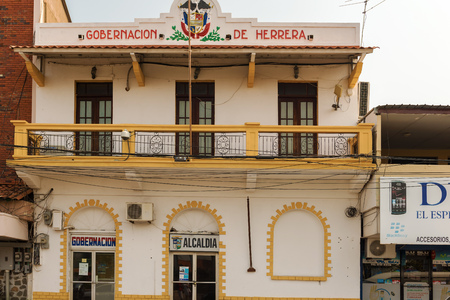 Chitre, Panama - March 27, 2016: Government building in Chitre province Herrera in Panama on March 27, 2016.のeditorial素材