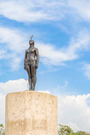 Cartagena, Colombia - March 26, 2017: The monument to India Catalina. India Catalina born in 1495 she was an indigenous woman and the daughter of the local chief. She was abducted in 1509 by Spanish conqueror. She learn Spanish She accompanied Pedro de Heのeditorial素材