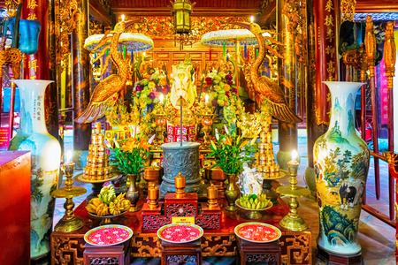 Inside the Bach Ma Temple in Hanoi, Vietnamのeditorial素材