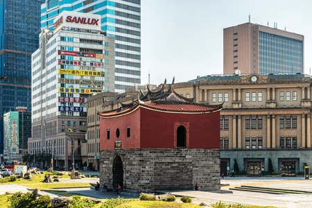 Taipei, Taiwan - Jan 16, 2018: Buildings around historical Taipei North Gate. It is traditional 2-story gatehouse built as part of the city of Taipei 19th-century fortifications.のeditorial素材