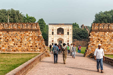 Delhi, India - Nov 9, 2018: Tourists visiting Humayun Tomb  UNESCO world heritage site built in 16th century and located in Nizamuddin East, Delhi, India.のeditorial素材