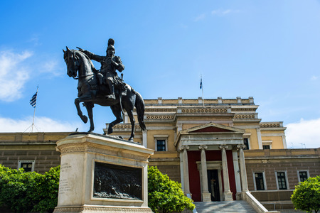 Old Greek Parliament in Athens and the statue of Kolokotronisのeditorial素材