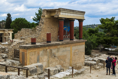 CRETE, GREECE - November, 2017: Tourists looking at the scenic ruins of the Minoan Palace of Knossosのeditorial素材