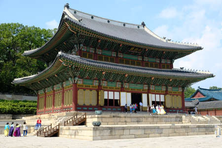 Seoul South Korea - Gyeongbokgung Palace Throne Hall Compound with Geunjeongjeon Hallのeditorial素材