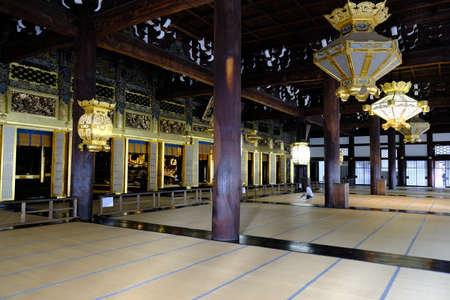 Kyoto Japan - Higashi Honganji Buddhist Temple interiorのeditorial素材