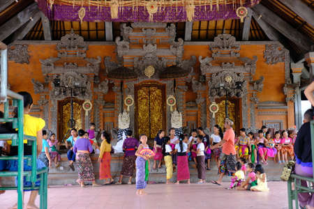 Bali Ubud Indonesia - Ubud Palace balinese art dancingのeditorial素材