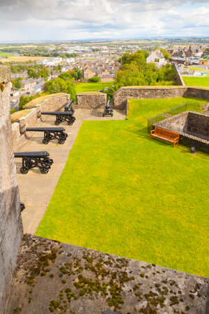 Stirling  August 2014: The castle was built atop Castle Hill and in august is the most visitated castle because it dominates all the surrounding plain and is one of the largest and most impressive castles  in Scotlandのeditorial素材