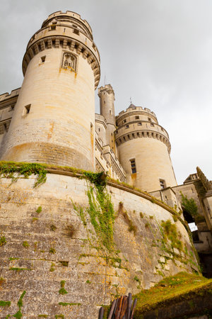 September 2012- In September a lot of tourist visit the Medieval Castel  of  Pierrefond in the north of Paris in France restored by Viollet-le-Duc to enjoy its architecture. bottom viewのeditorial素材