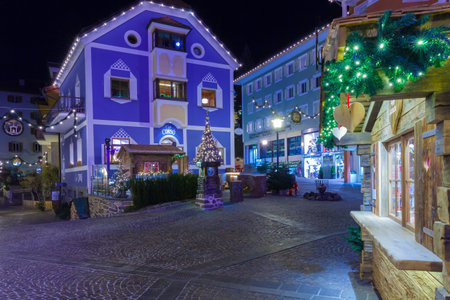 Ortisei December 2015 On Christmas night the streets of Ortisei in the North of Italy, are deserted because the inhabitants are still dinning in the familyのeditorial素材