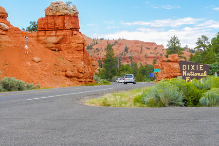dixie national forest August 2007 in the afternoon some tourists descend from a look point after observing the panorama from above that allows to better appreciate the natural sceneryのeditorial素材